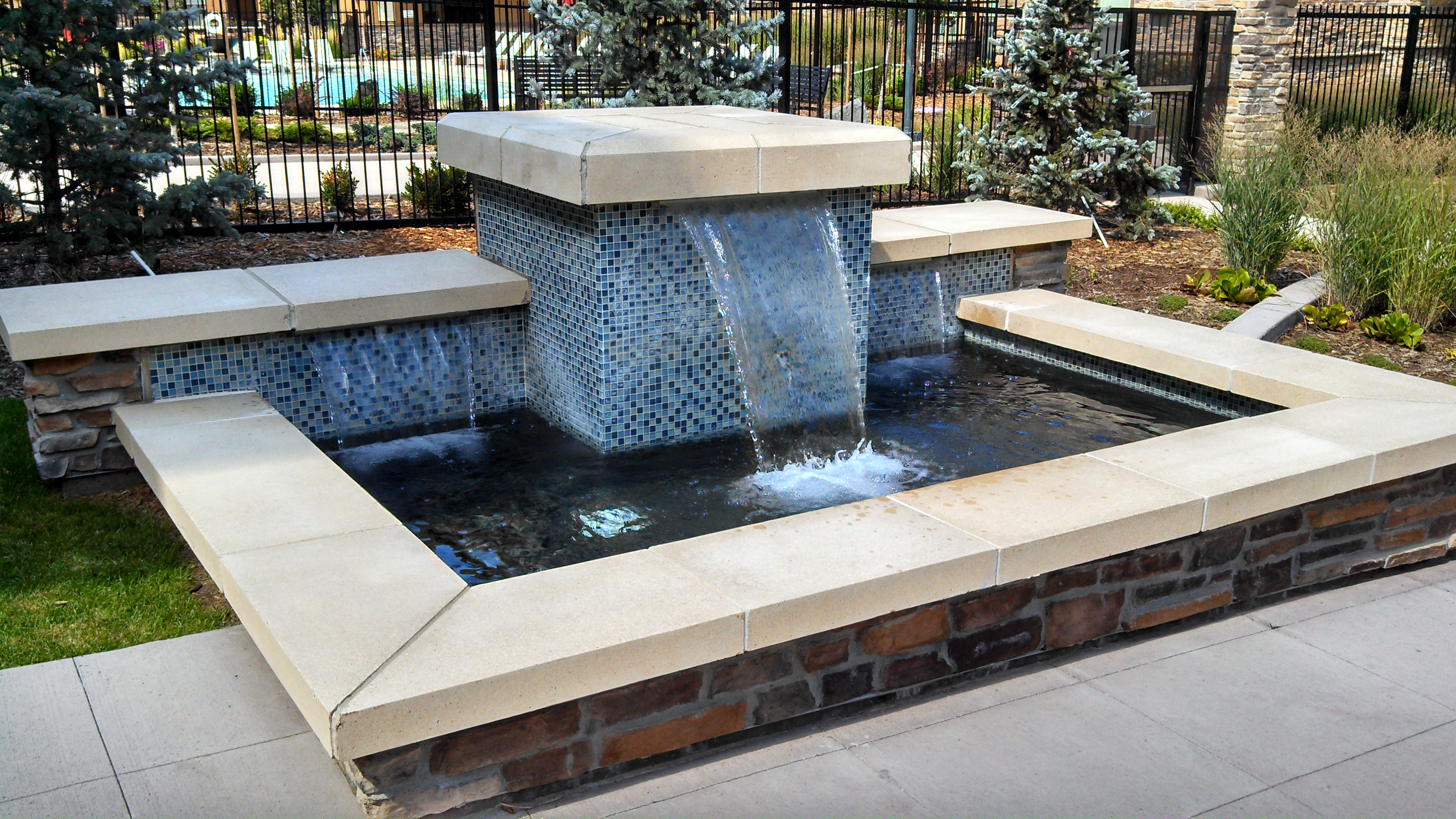 Hydro-Dynamic-Services-commercial-fountain-at-Orchard